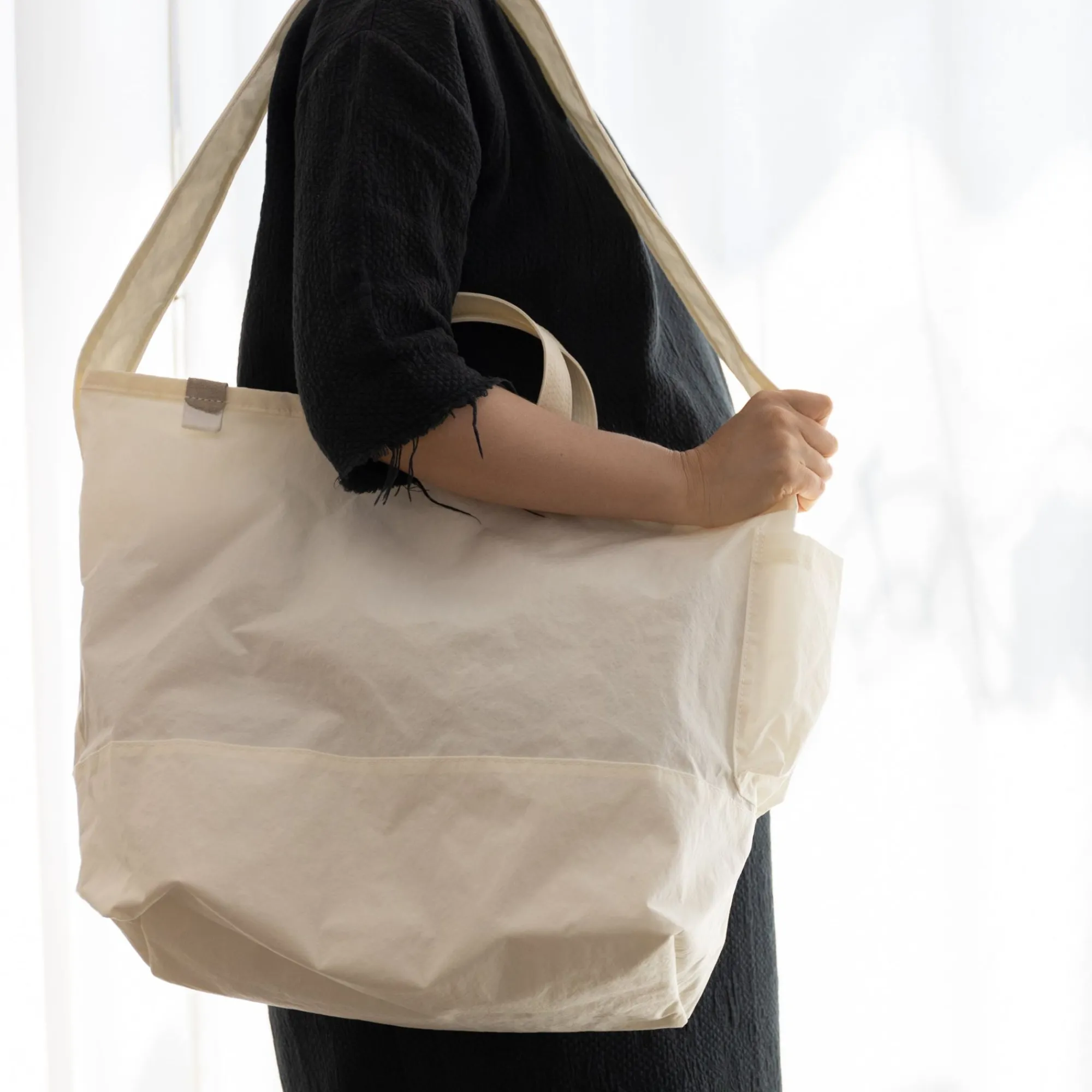 TORTOISE-yellow paper Anunfold Bags & Wallets*Anunfold Side Pocket Tote Bag - White