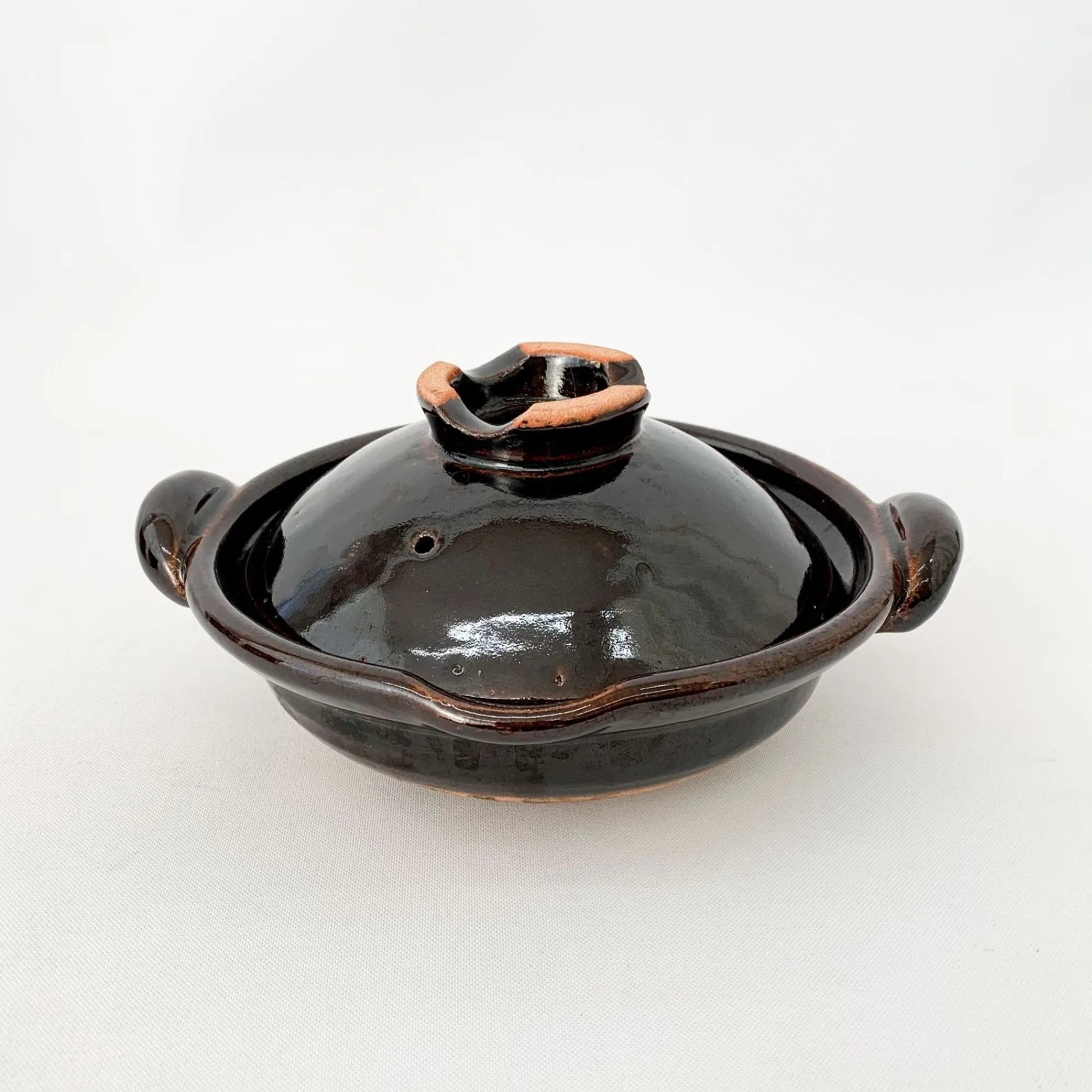 Cultural Exchange Cooking*Dorakugama Kuchitsuki Kuronabe (Black Pot With Lip) (L) (3-4 People)