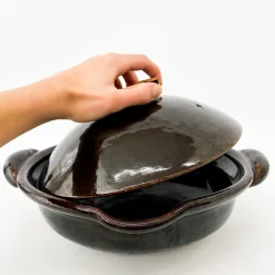 Cultural Exchange Cooking*Dorakugama Kuchitsuki Kuronabe (Black Pot With Lip) (L) (3-4 People)