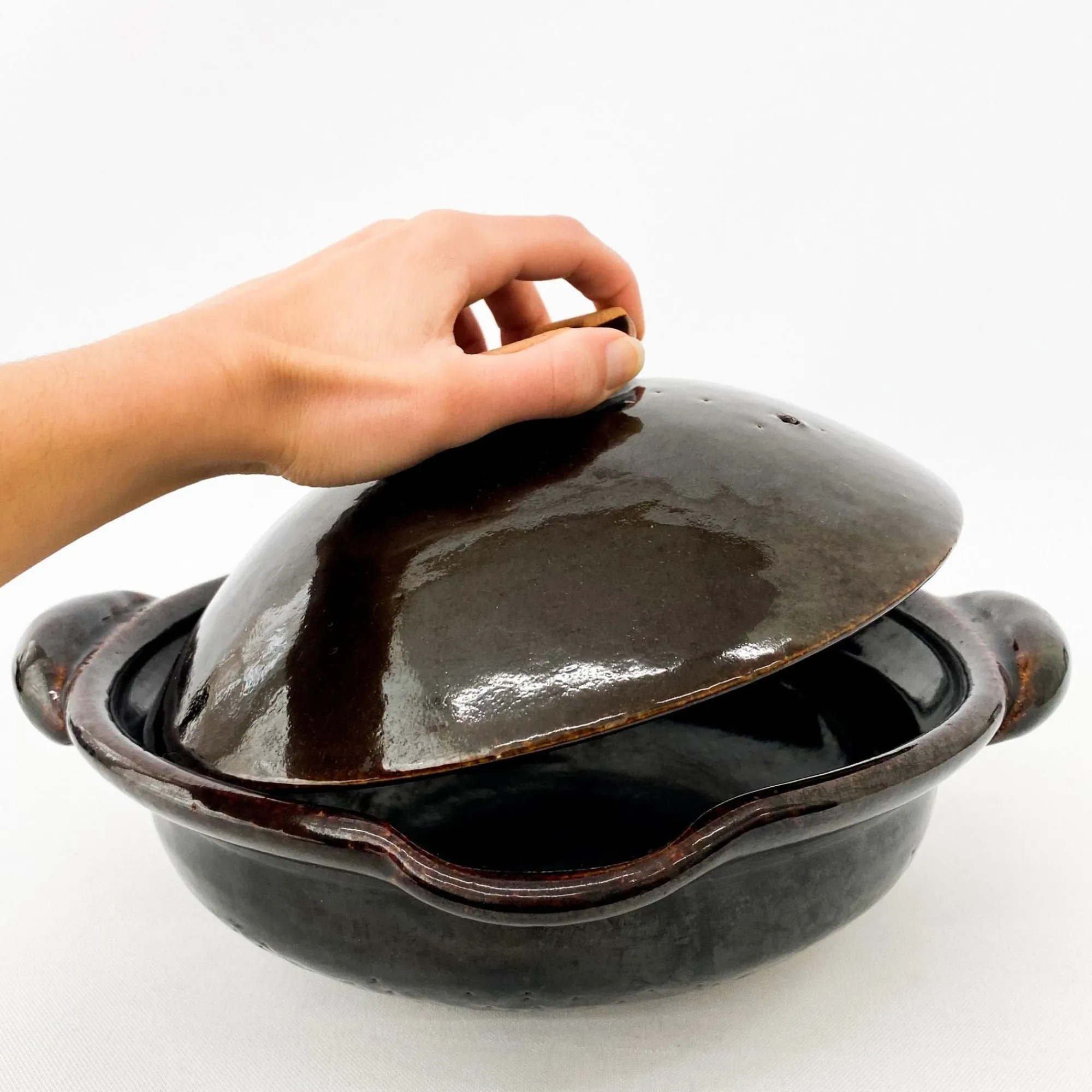 Cultural Exchange Cooking*Dorakugama Kuchitsuki Kuronabe (Black Pot With Lip) (L) (3-4 People)