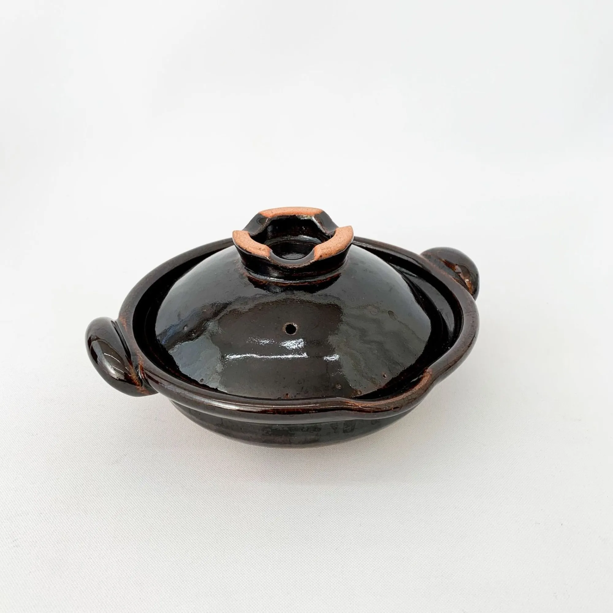 Cultural Exchange Cooking*Dorakugama Kuchitsuki Kuronabe (Black Pot With Lip) (L) (3-4 People)