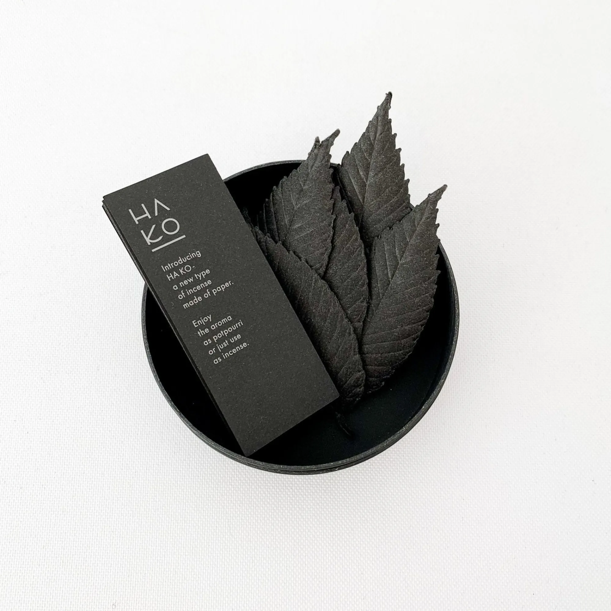 MORIHATA International Ltd. Co. Soaps & Scents*Ha Ko Paper Incenses - Black