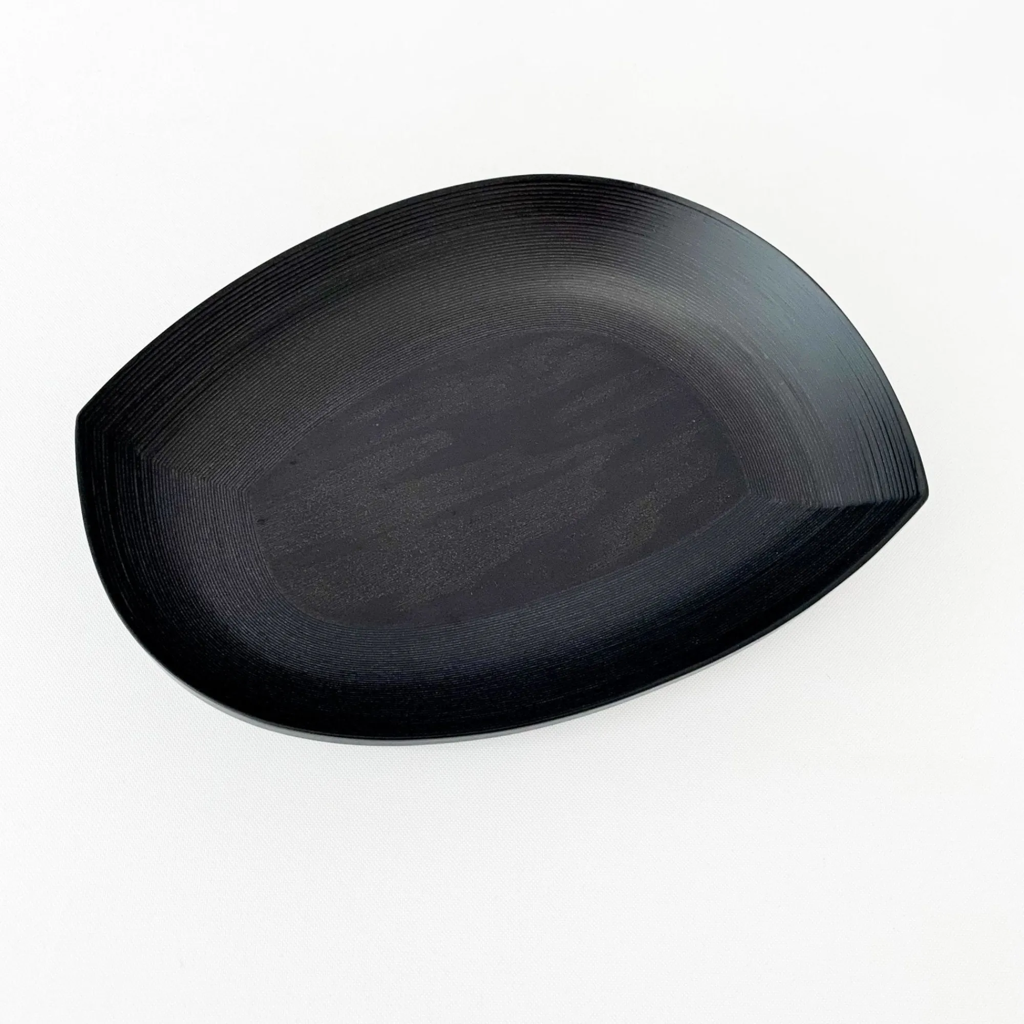 TORTOISE-yellow paper Bunaco Serving*No Waste Bunaco Leaf Shaped Plate - Black