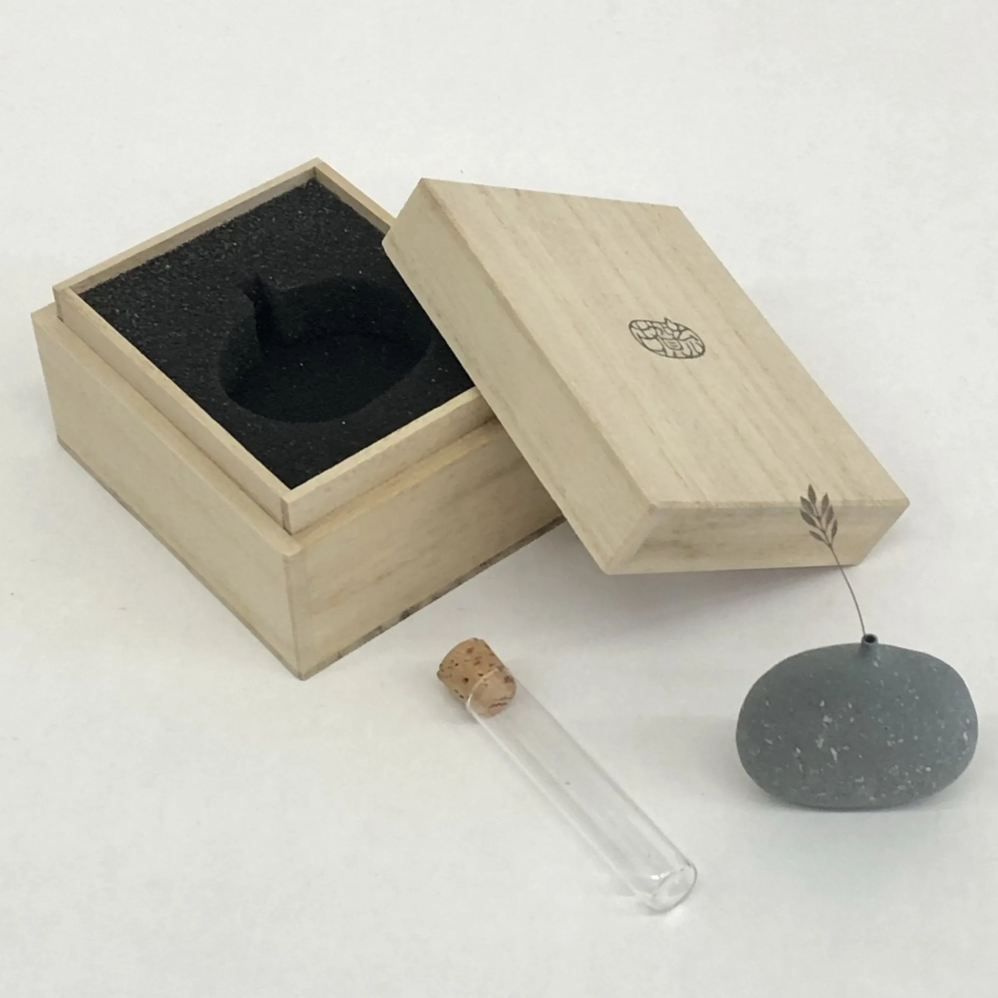 TORTOISE-Koga Art*Sea Stone Vases And Sea Stone With Legs By Mitsuru Koga