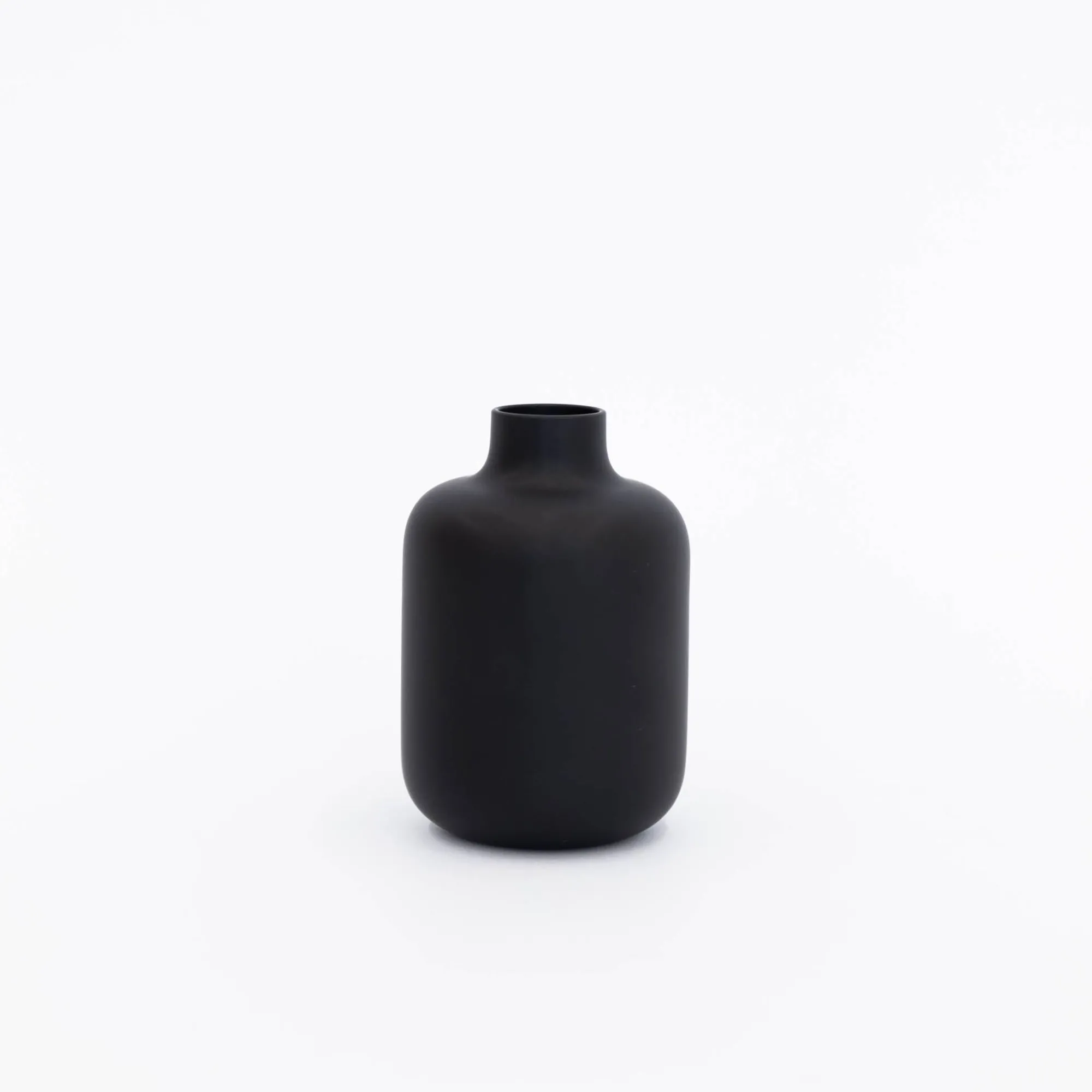 Sugahara USA Southern Coast International Sake Drinkware*Sugahara Matte Black Sake Bottle