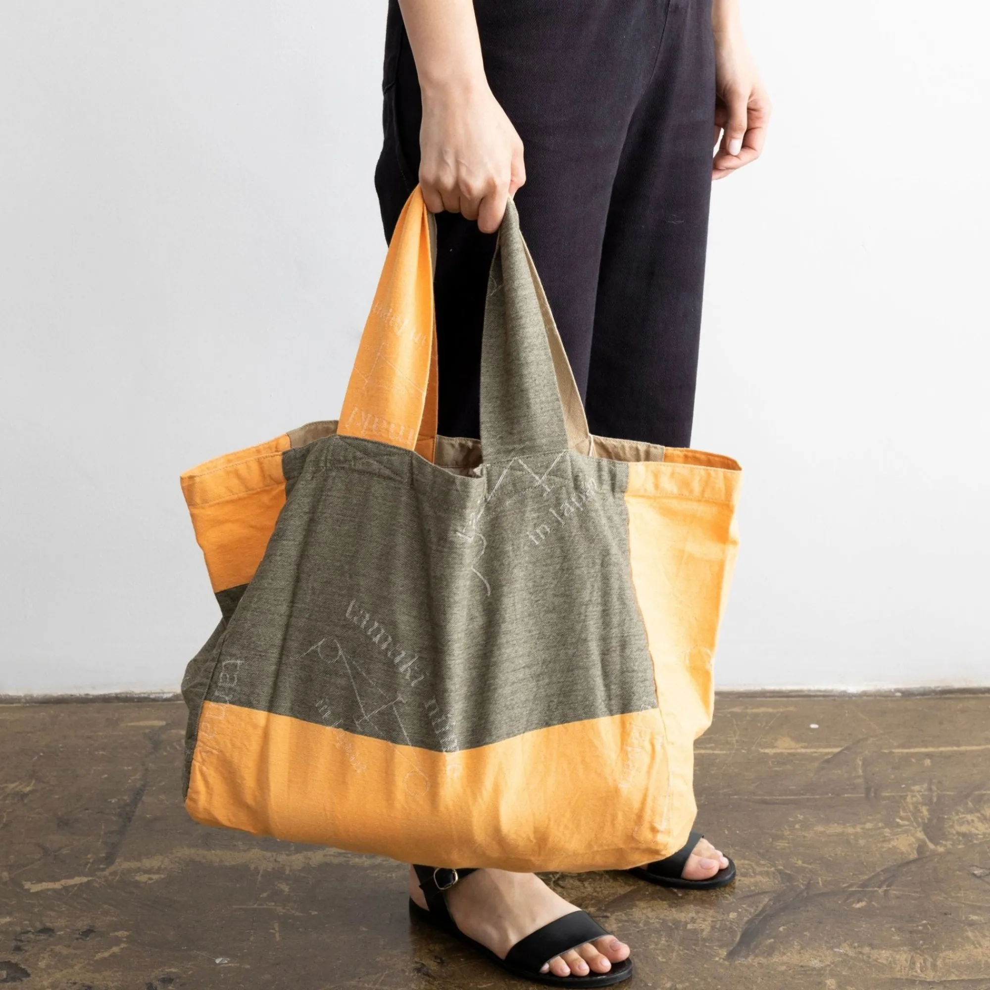 TORTOISE-yellow paper Niime Tamaki Bags & Wallets*Tamaki Niime Tamafukurou Tote Bags 2022 (Multiple Colors)