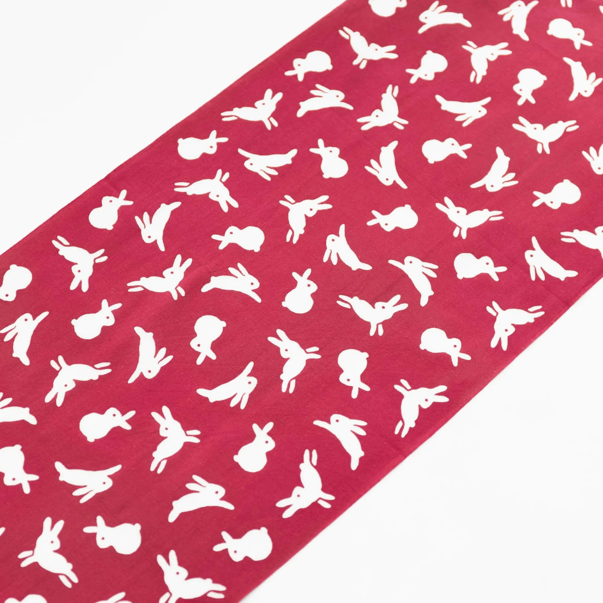 TORTOISE-Kamawanu Animals*Tenugui - Bunnies On Red