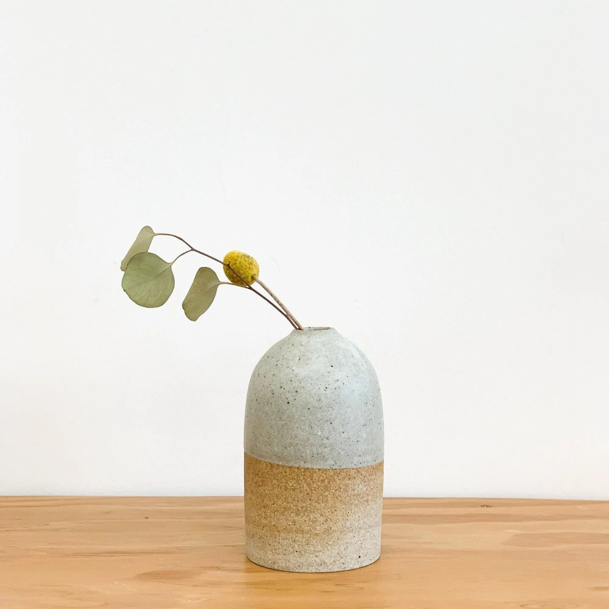 Tomoro Pottery Home Decor*Tomoro Terra Bud Vase (Medium)