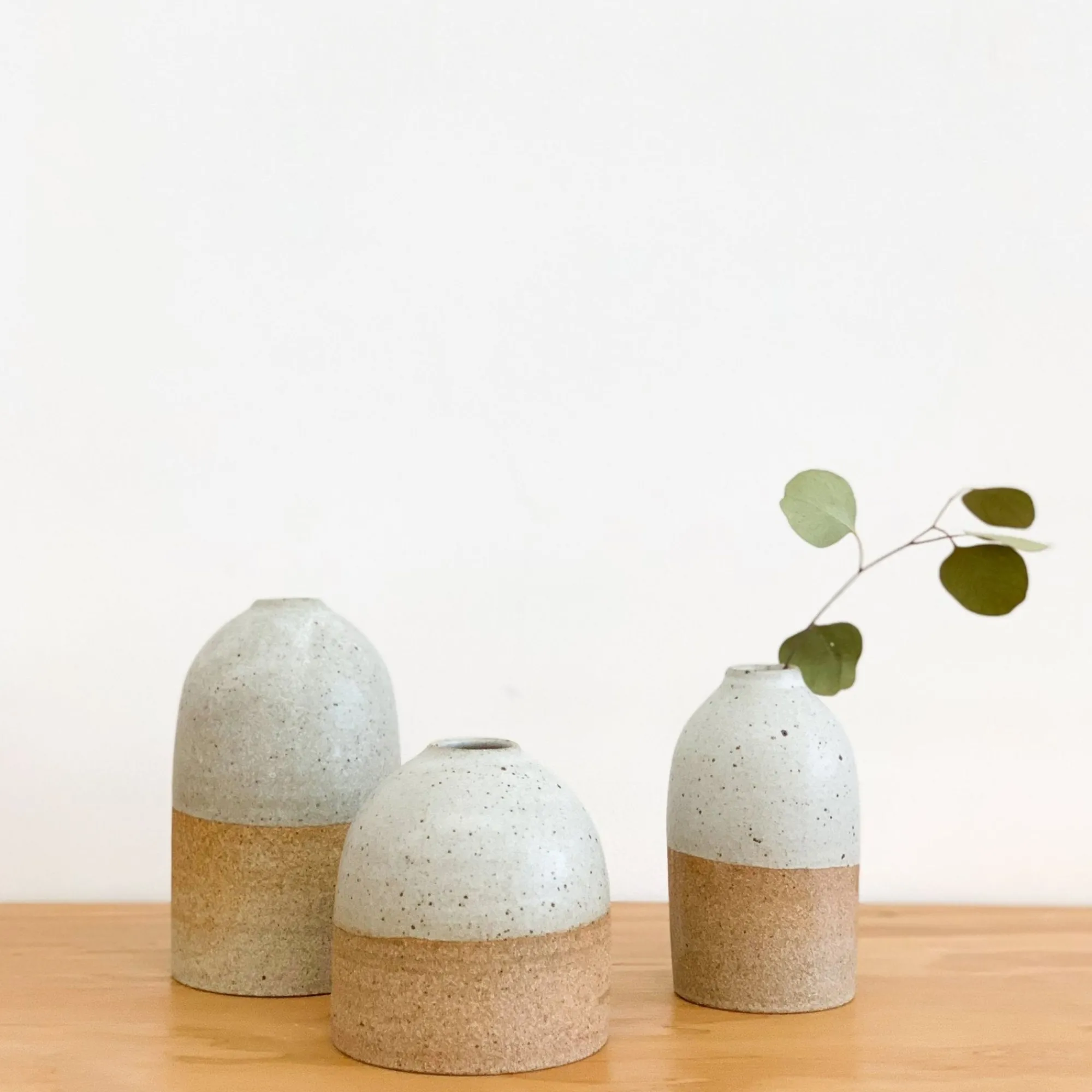 Tomoro Pottery Home Decor*Tomoro Terra Bud Vase (Medium)
